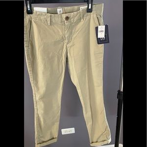 Girlfriend chinos Gap- Size: 2 NWT